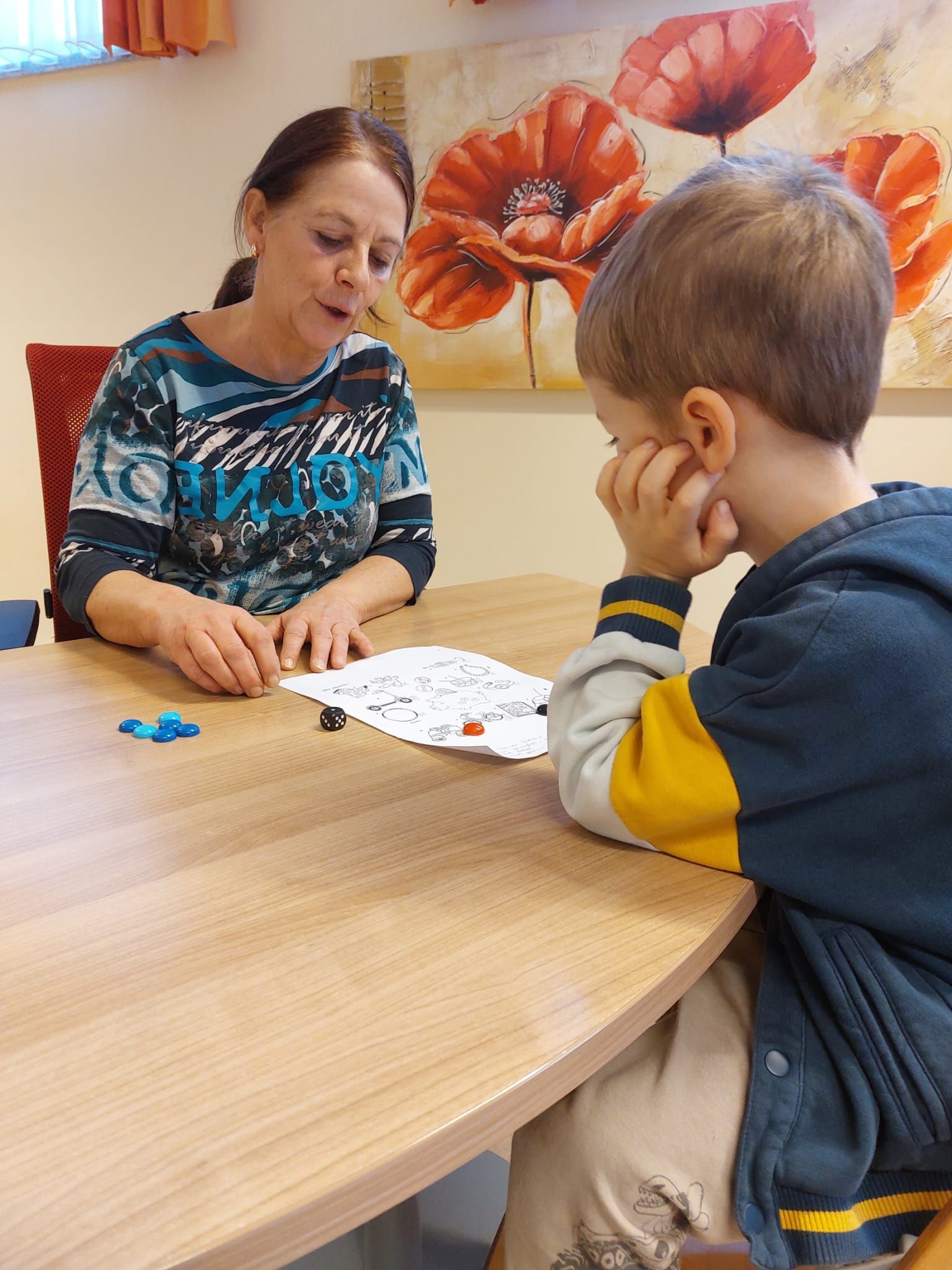 Logopädische Betreeung eines Mädchens