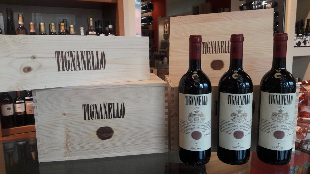 Etichette di vini rossi