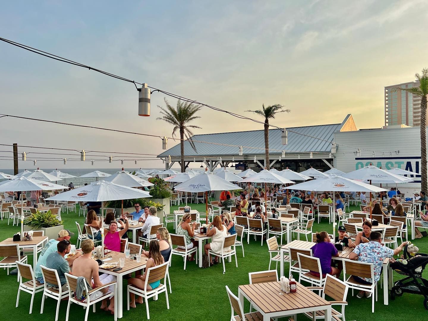 places to eat on the water