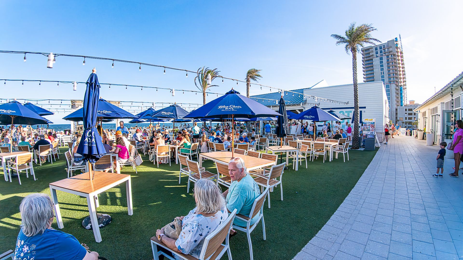 Summer Beachside Dining in Orange Beach: Gulf Coast Restaurant Near Gulf Shores & Perdido Key