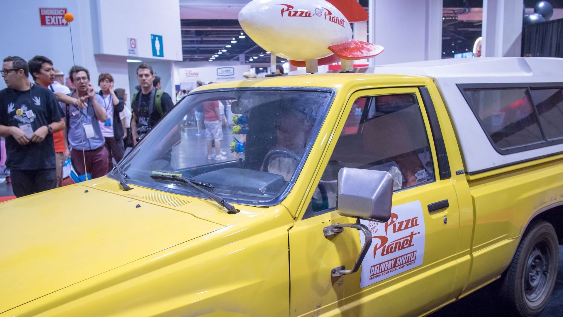 Picture of the Pizza Planet van from Toy Story.