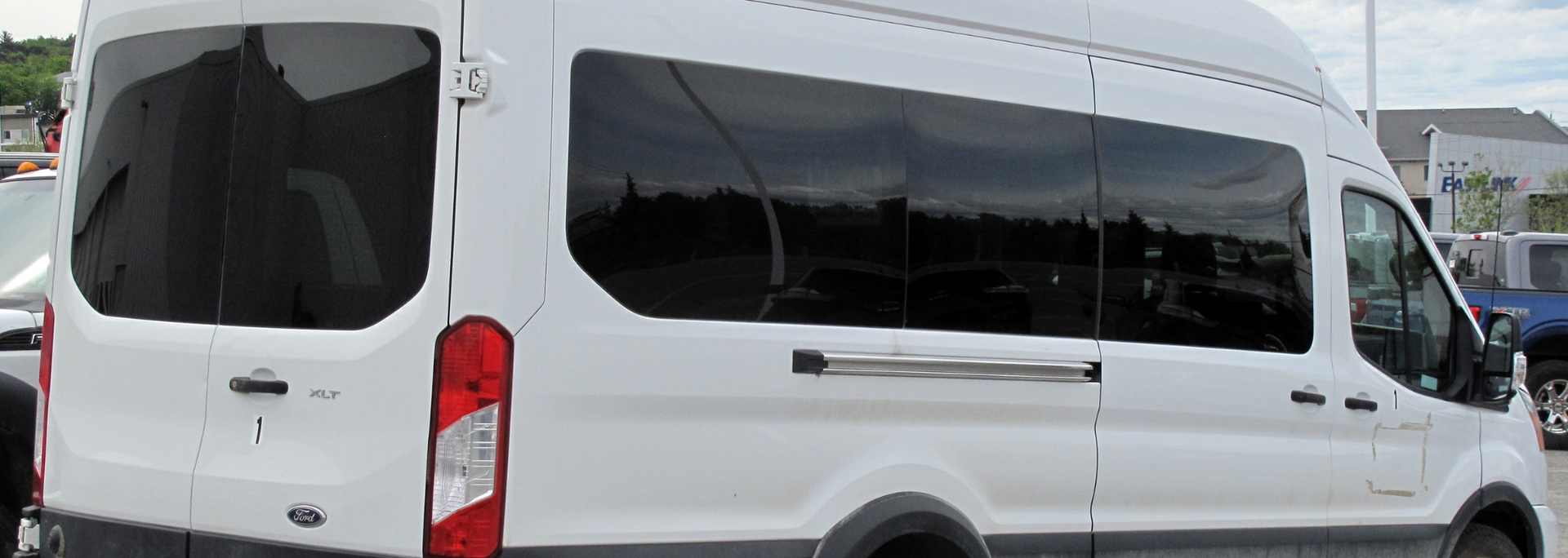 Picture of Ford Transit (12 seats).