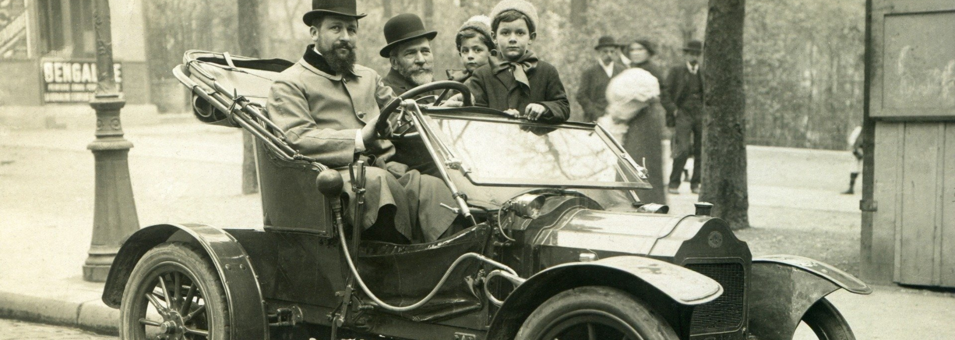 Picture of early car