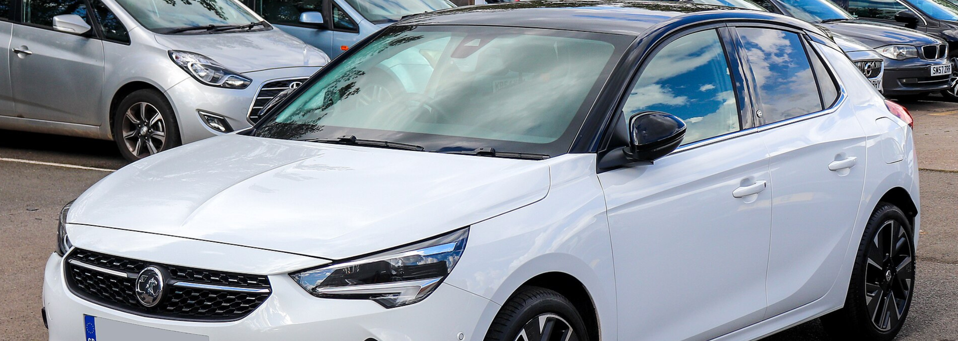 Picture of a Vauxhall Corsa Elite. 