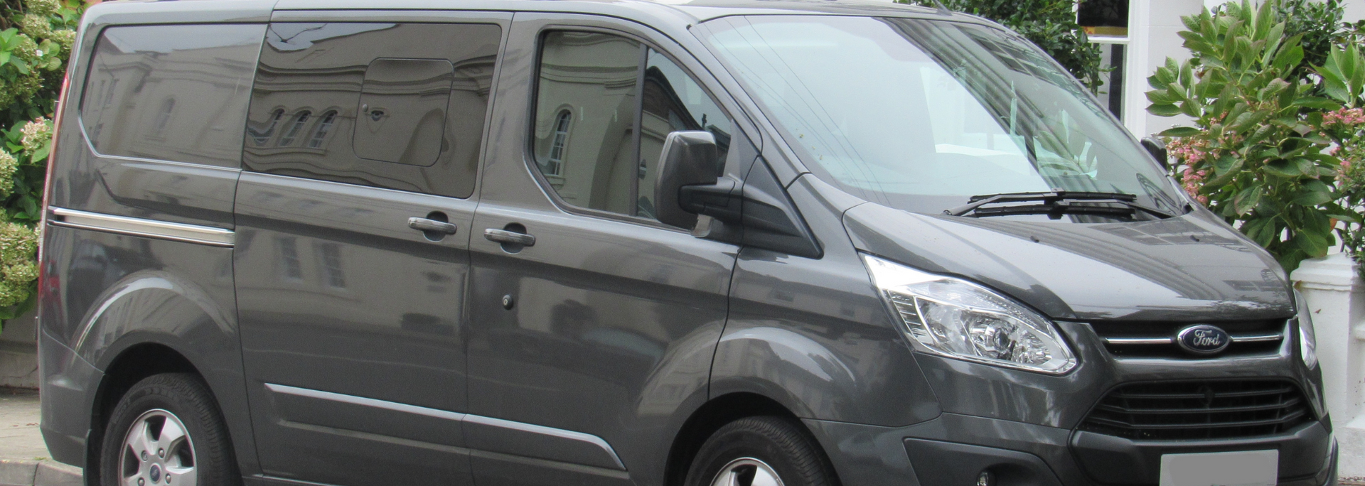 Picture of the Ford Transit crew van (5 seats)