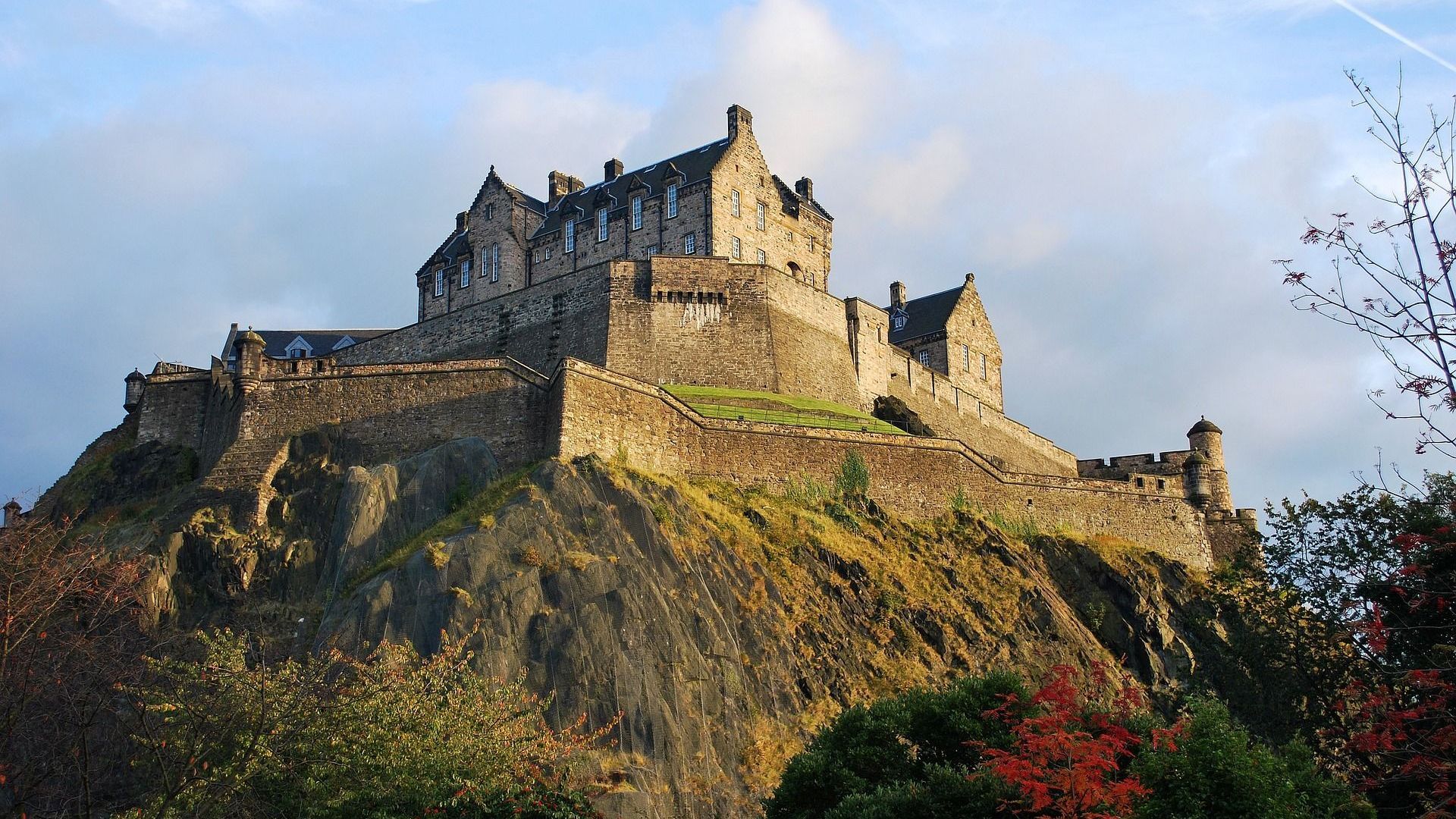 Picture of Edinburgh Castle.