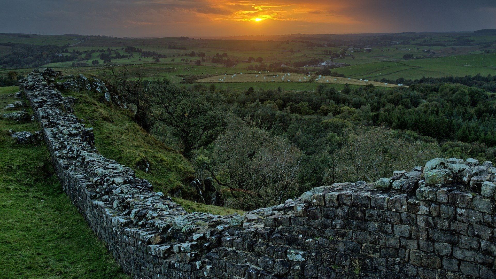 Picture of Hadrian's Wall.