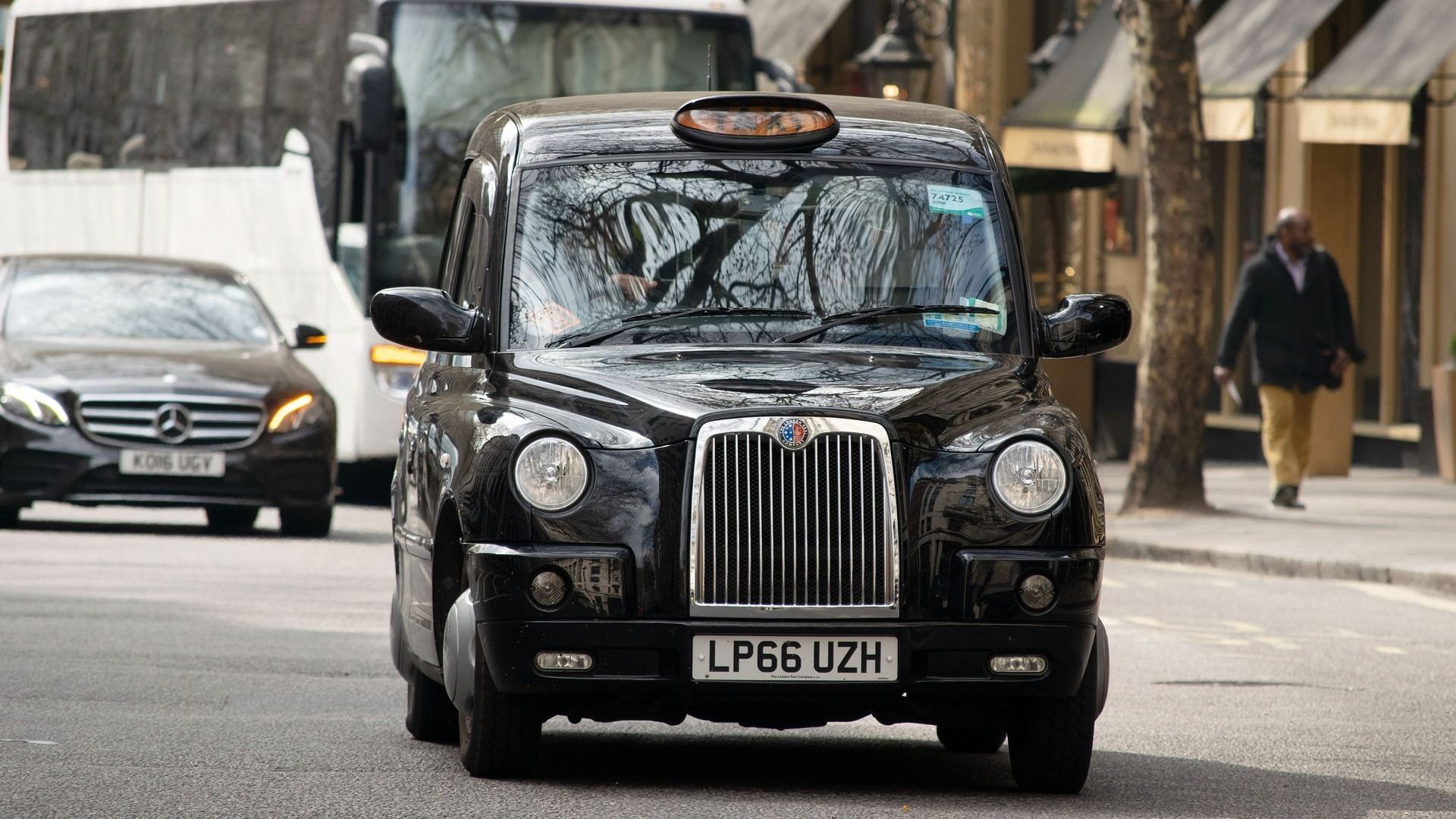 Picture of a UK black cab.