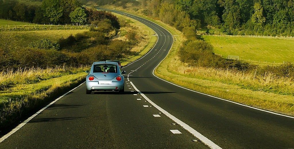 Hitting the open road? Find out what's the best vehicle (compact car, SUV or minibus) to rent for a road trip. 
