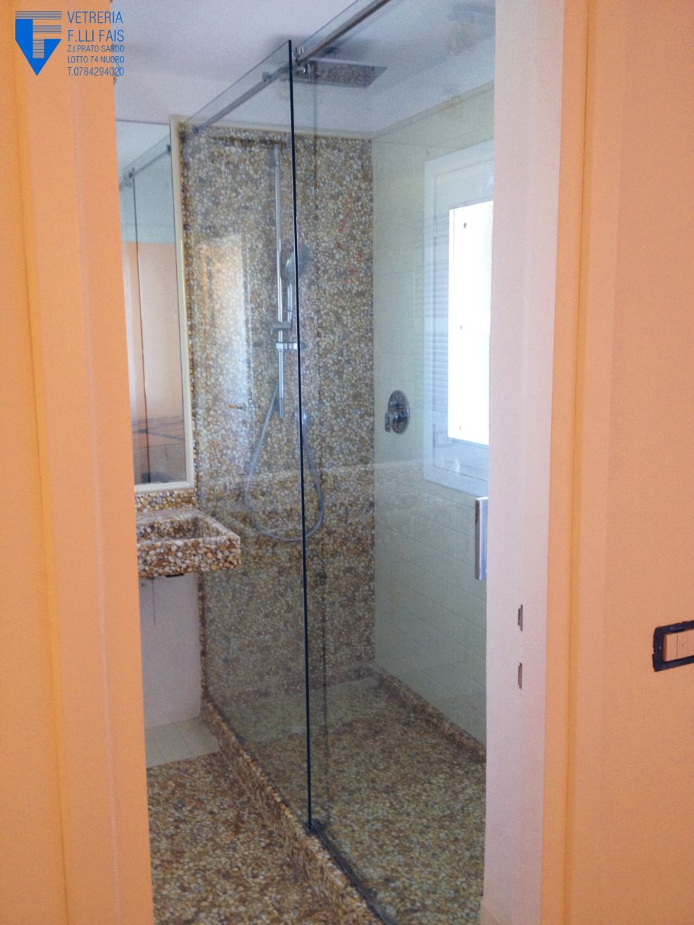 cabina doccia di vetro