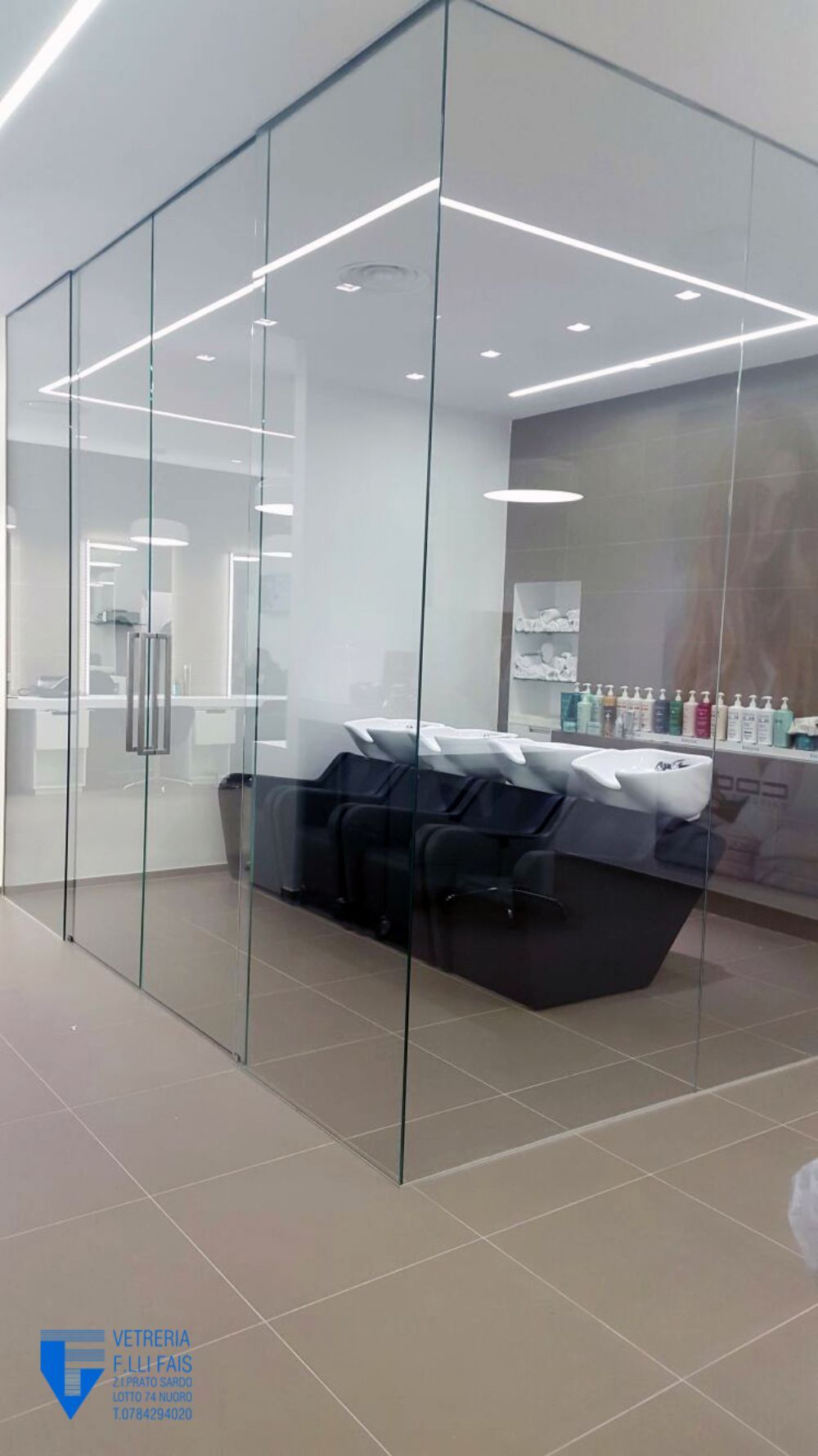 cabina divisoria in vetro