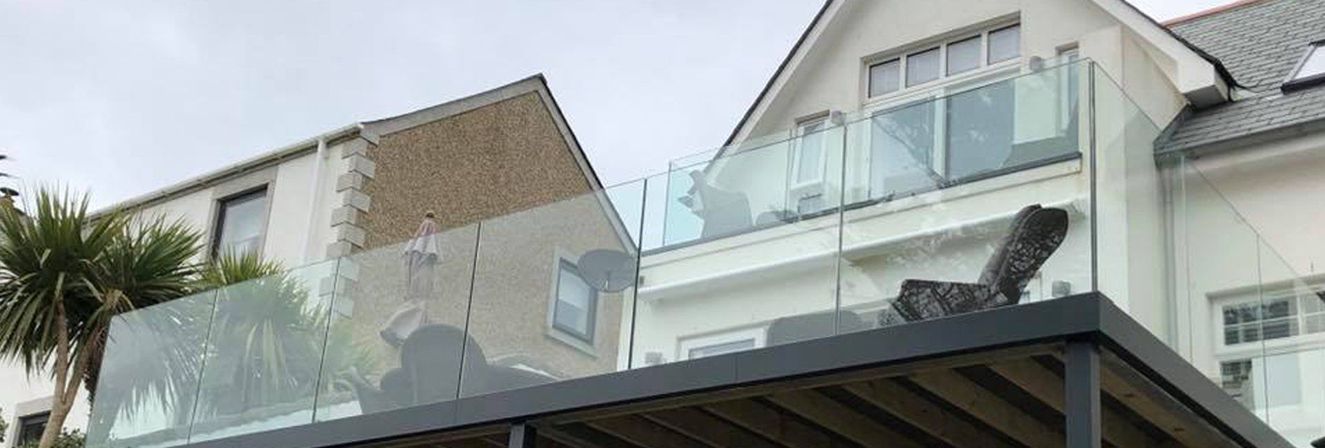 glass railing for the balcony