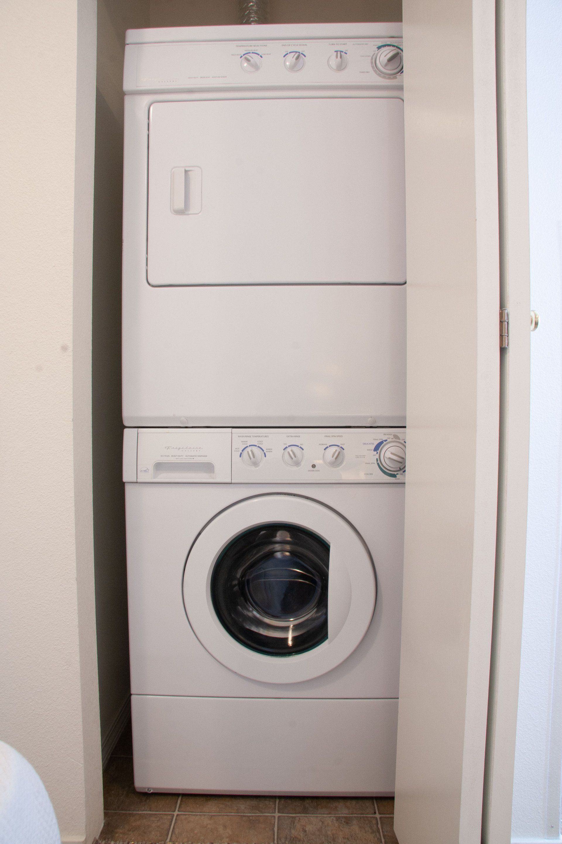 Great Northern Ave Laundry Closet Photo