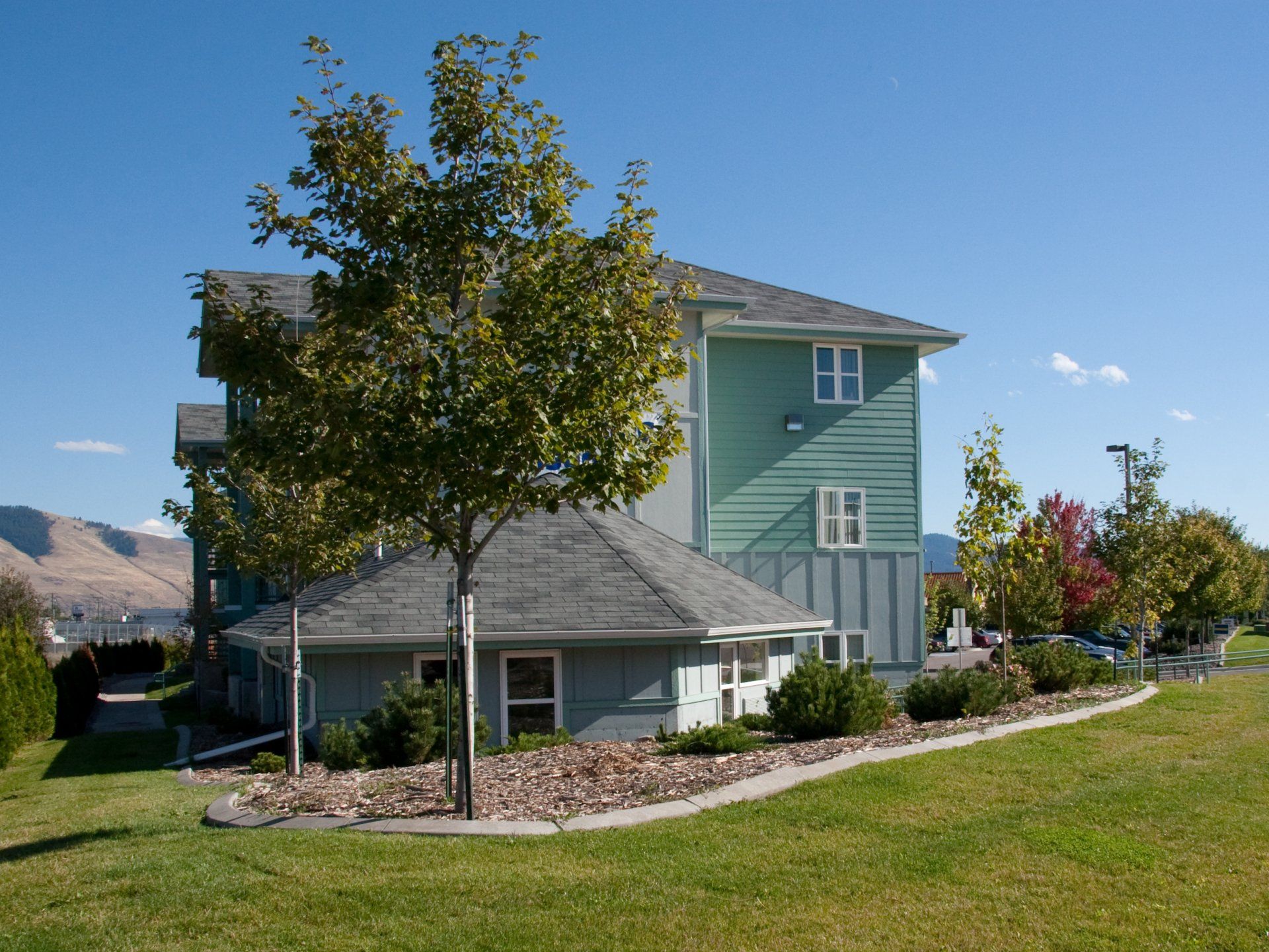 Great Northern Ave Building Side Photo