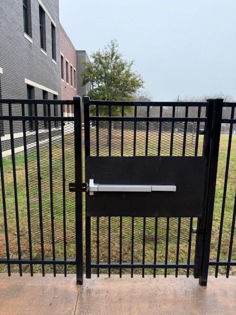 metal fence for safety instillation midlothian tx