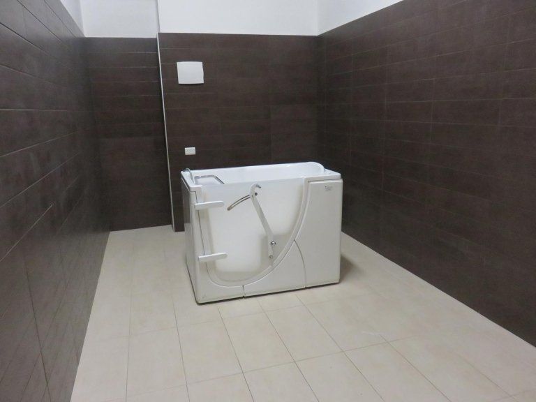 vasca da bagno per disabili