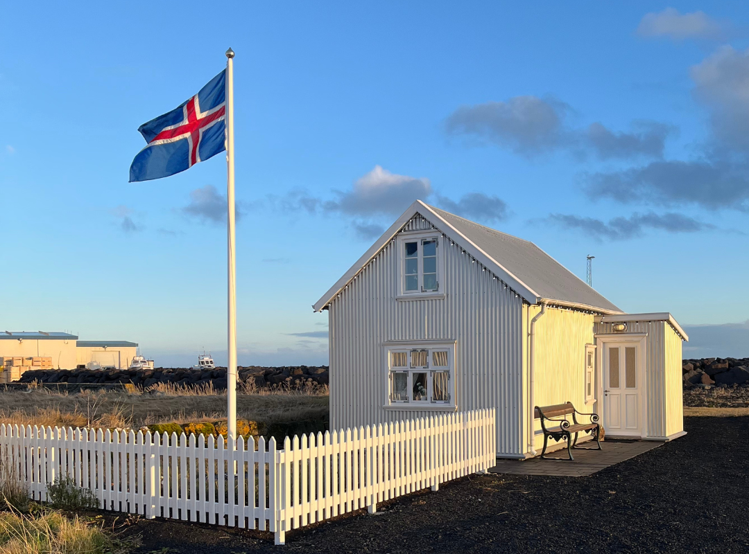 Opið frá kl. 14:00-17:00 laugardag og sunnudag.
Garðbraut 28A, 250 Suðurnesjabær