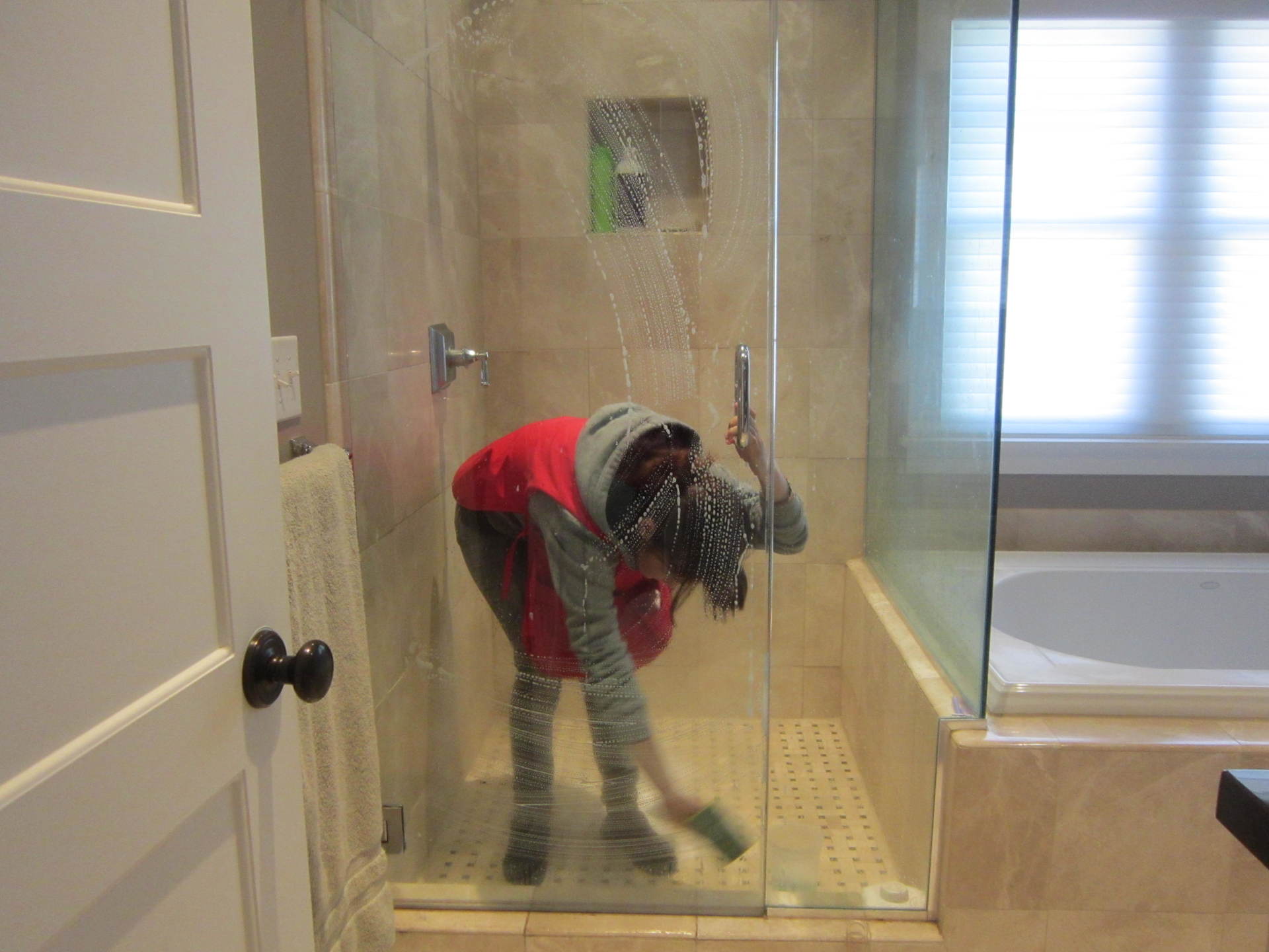 bathroom deep cleaning service at east bay