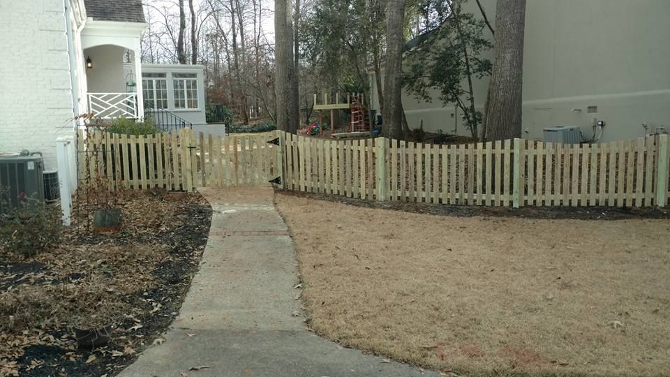 Wooden Picket Fence | Pickens, SC | Allen's Fencing