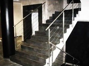 scala con corrimano su misura