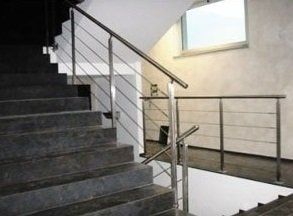 scale con corrimano in acciaio