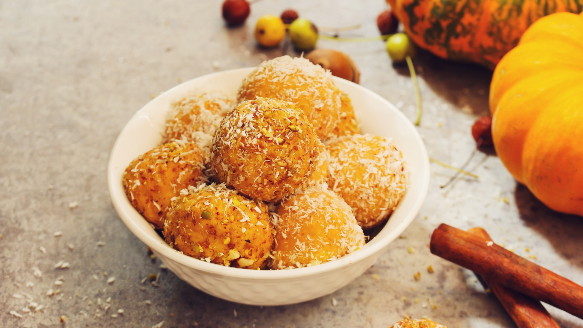 Pumpkin protein bites