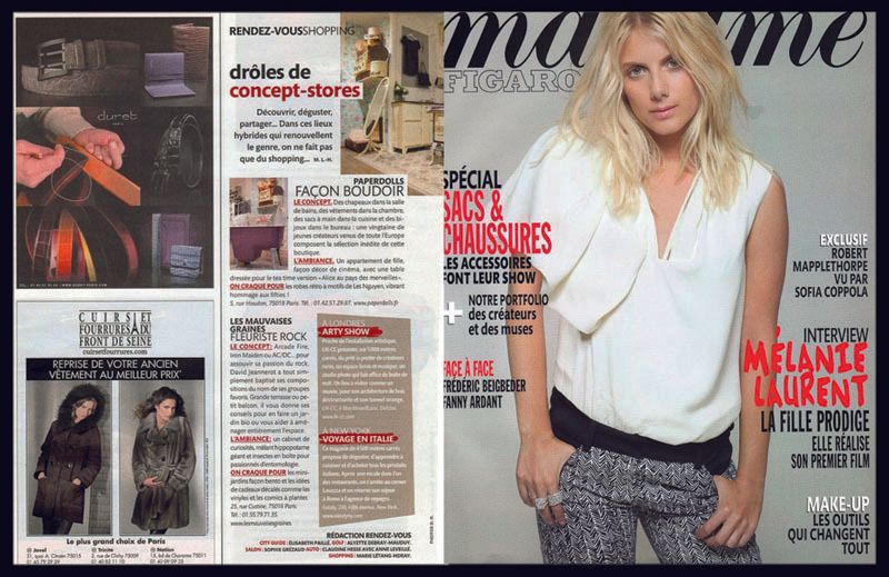 Une femme est sur la couverture d'un magazine