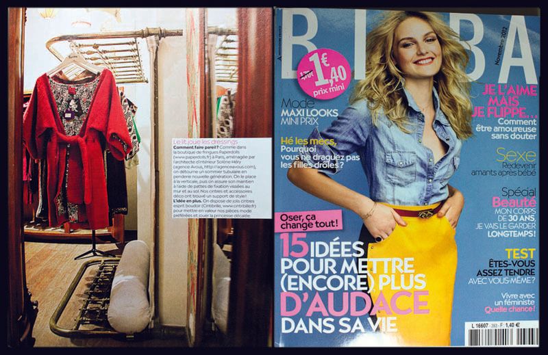 Une femme est sur la couverture d'un magazine