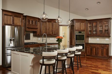 Custom Cabinetry Minneapolis: Offering Cabinet Refinishing & Refacing