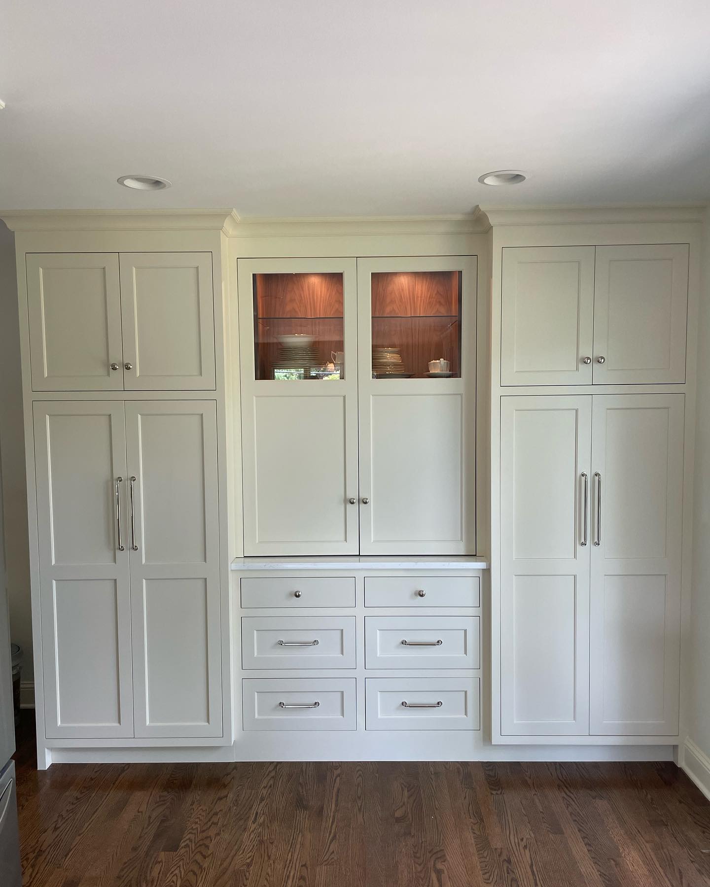 Custom Cabinetry Minneapolis: Offering Cabinet Refinishing & Refacing