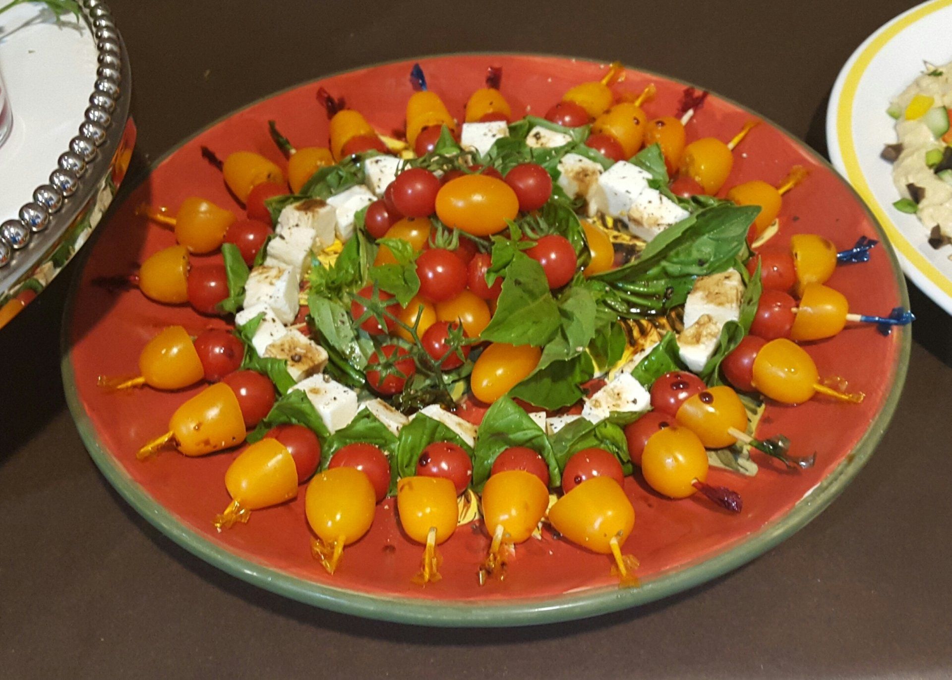 Vegetable skewers with dip