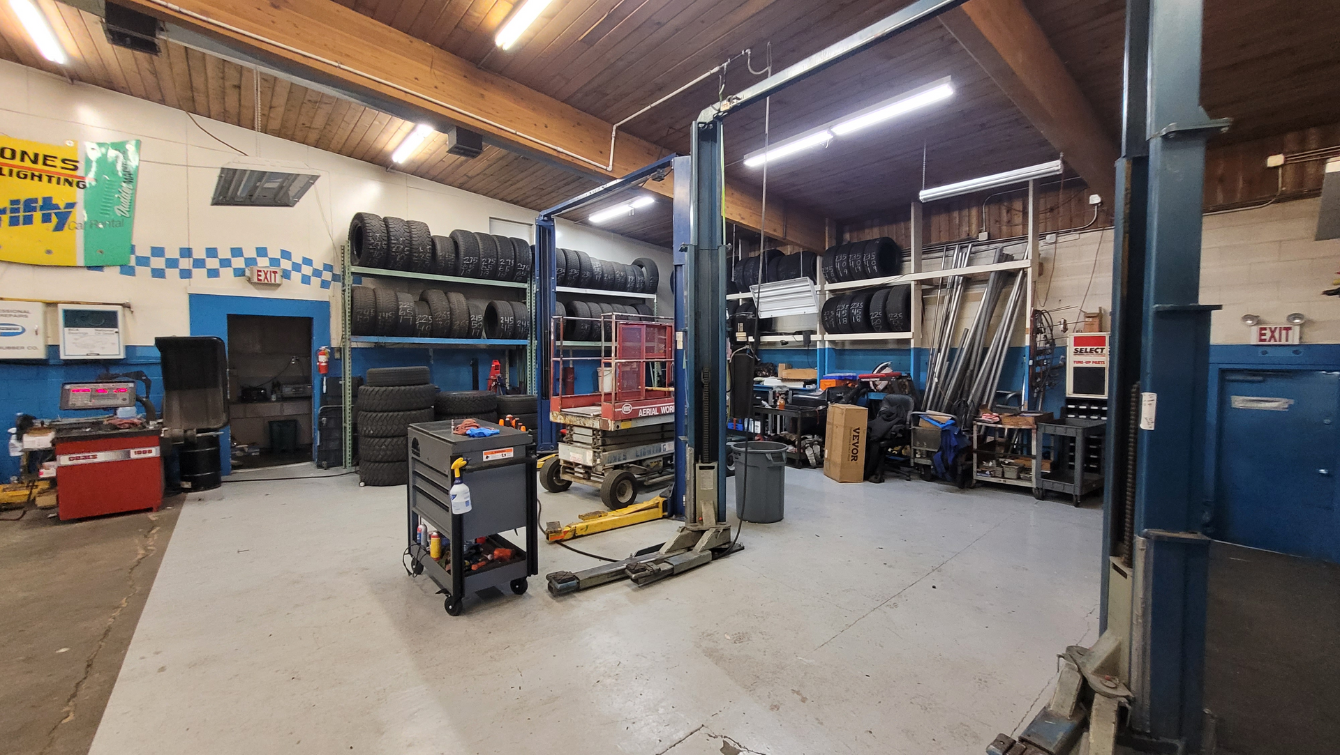 Inside of Rick's Tire & Service in Seattle, WA
