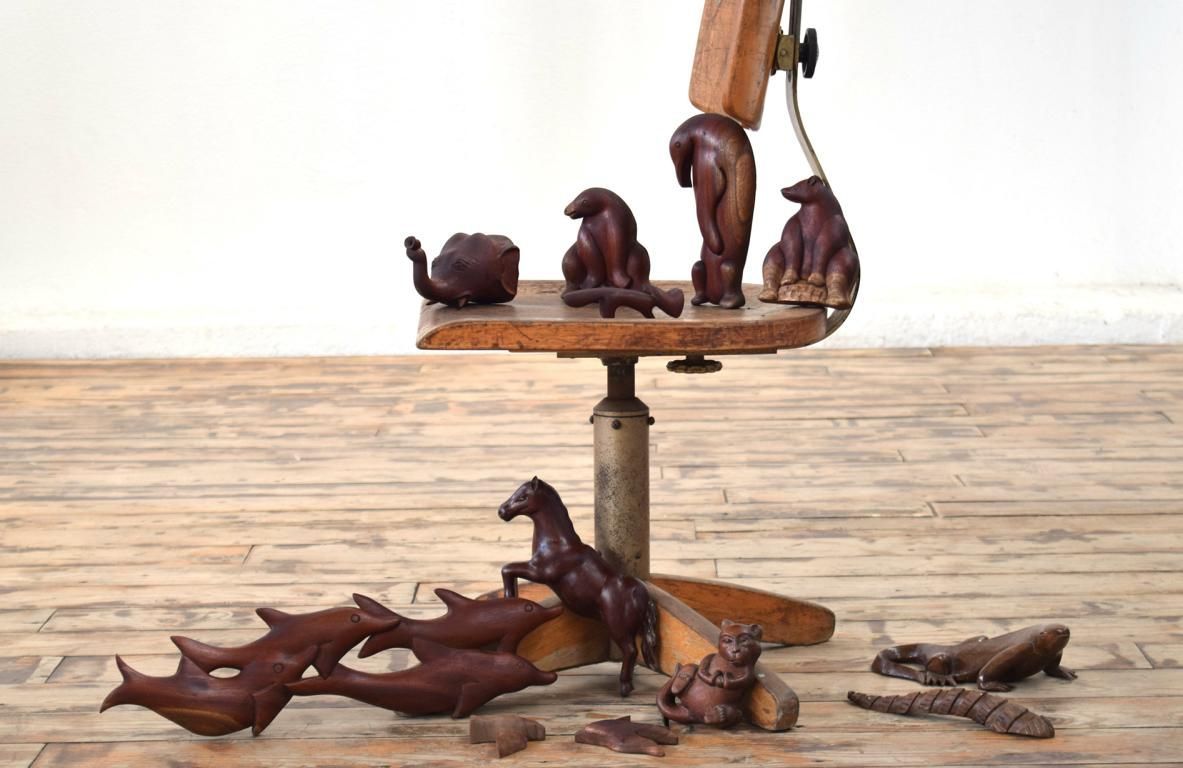 12 Tiere geschnitzt Figuren Skulpturen Kunsthandwerk Antik Alt Vintage Teak Holz