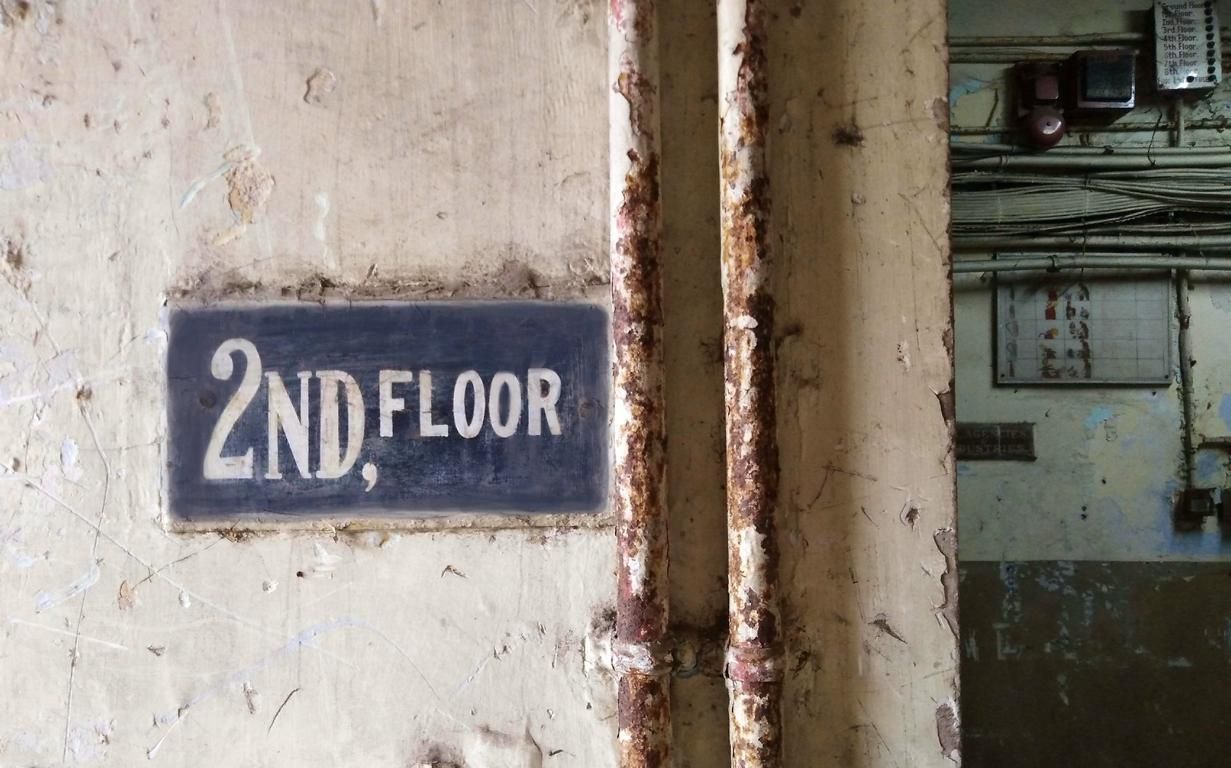 Schild mit 2nd, Floor in Kalkutta