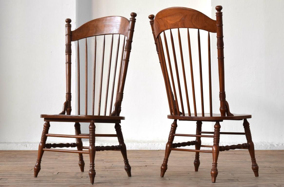 ein Paar zwei Stück Stuhl Holz Vintage Alt Antik Landhaus Teak gedrechselt Art Deco