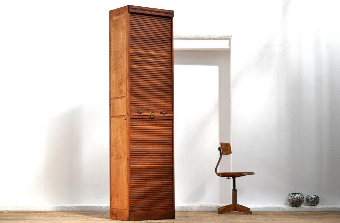 schmalhoher antiker Rollladenschrank als Einzelstück