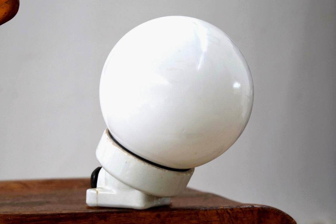 Kugellampe Hoflampe Antik Alt Keramik Schräglampe Wandlampe Vintage Weiß