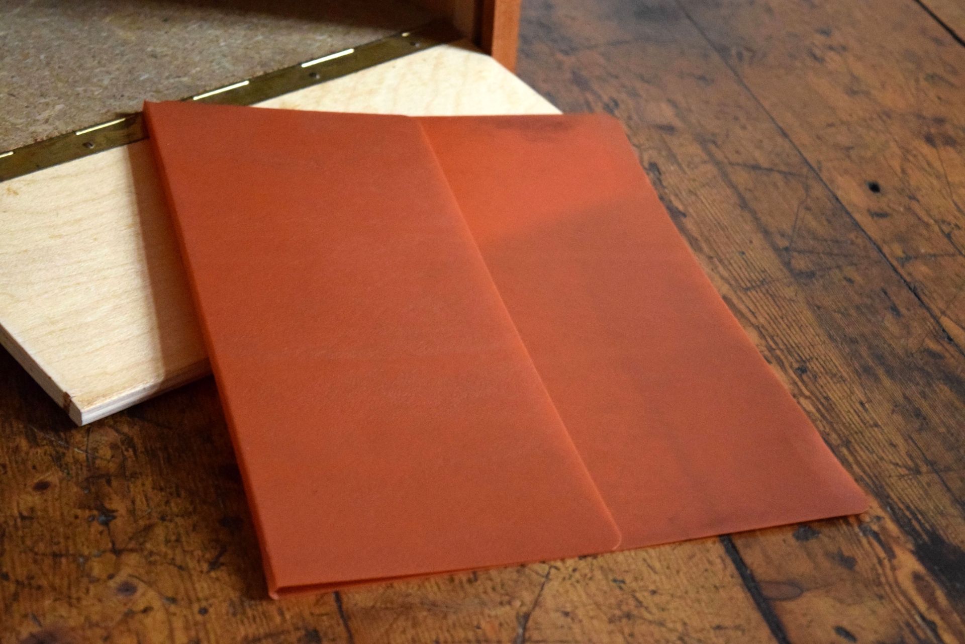 Sammelmappen Din A4 aus einem historischen Rollladenschrank