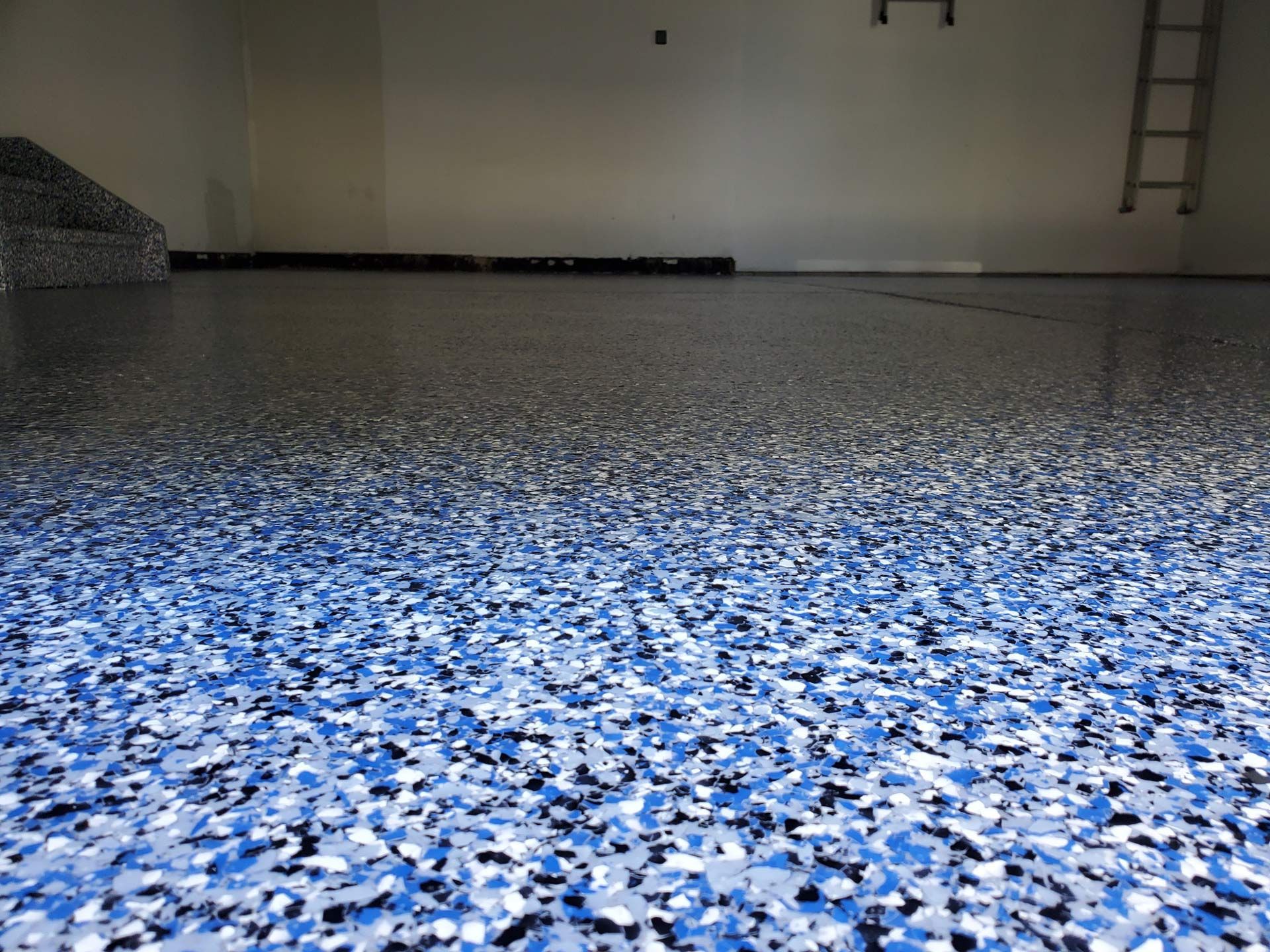 A Blue and White Flack Floor — Honolulu, HI — Maneja Resin Epoxy