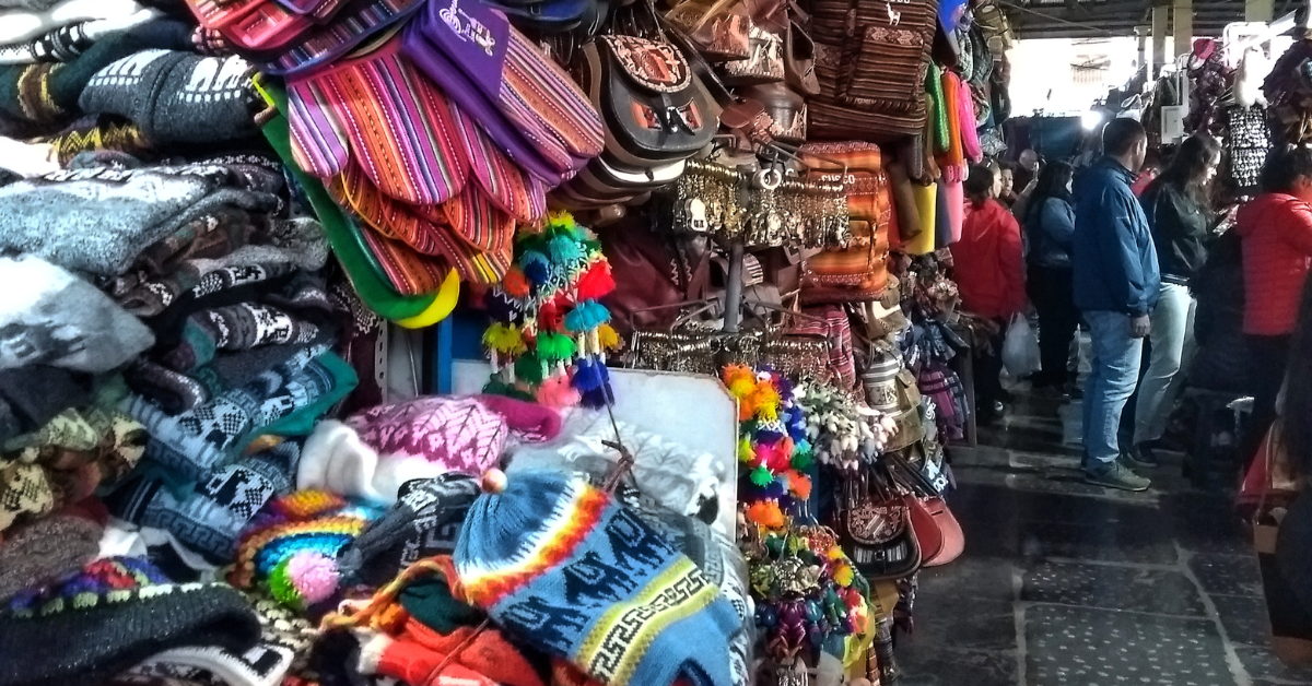Explora la Esencia de los Andes y Colores de Perú por 8 Días