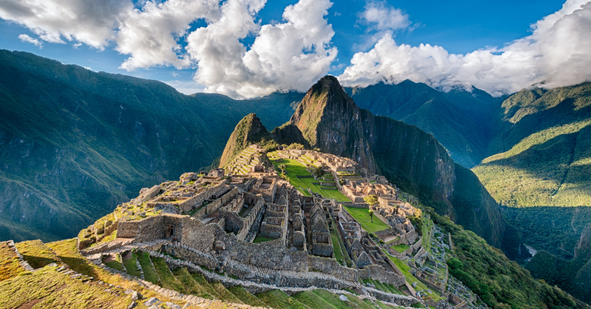 Embárcate en una Aventura Única por las Maravillas de Perú: Desde Lima, la Ciudad de los Reyes, hasta la Majestuosidad de Machu Picchu en Cusco, un Viaje de Descubrimiento y Admiración Cultural en el Corazón de los Andes Peruanos