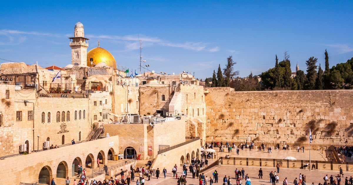 Un emocionante viaje a través de la tierra de Israel, donde la historia bíblica cobra vida y las maravillas modernas se entrelazan con la antigüedad. 8 Días desde Tel Aviv hasta la sagrada Jerusalén.
