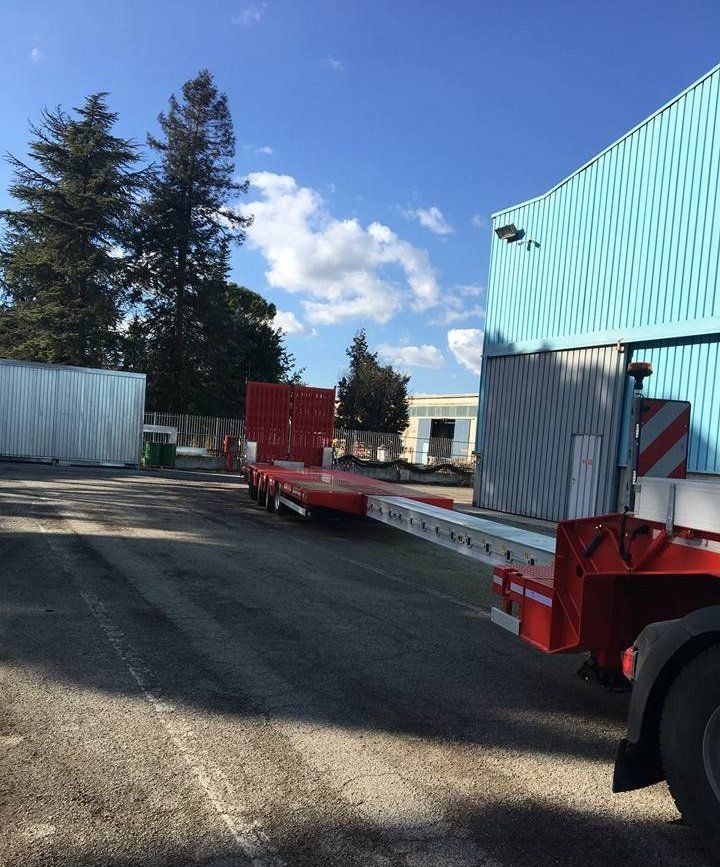 mezzi per lo scarico di merci