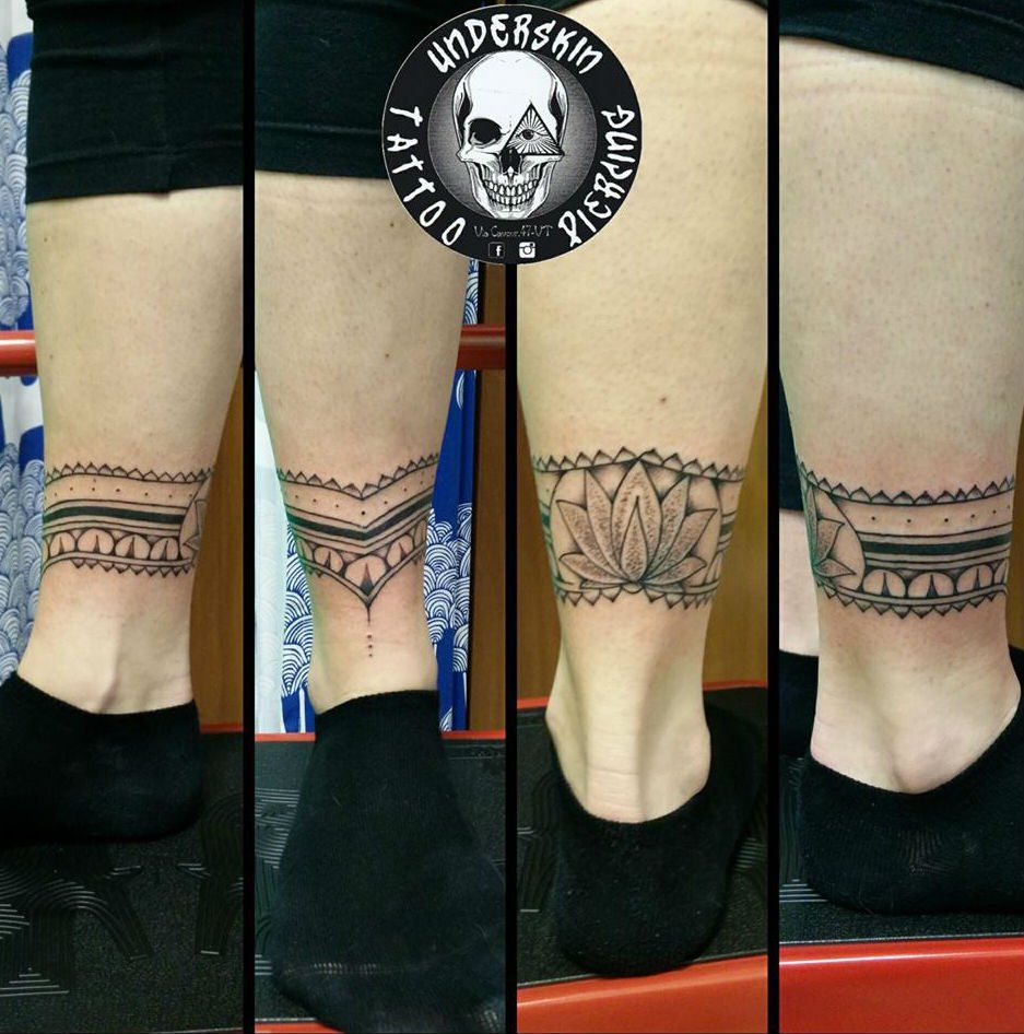 Tatuaggi a fascia su caviglie