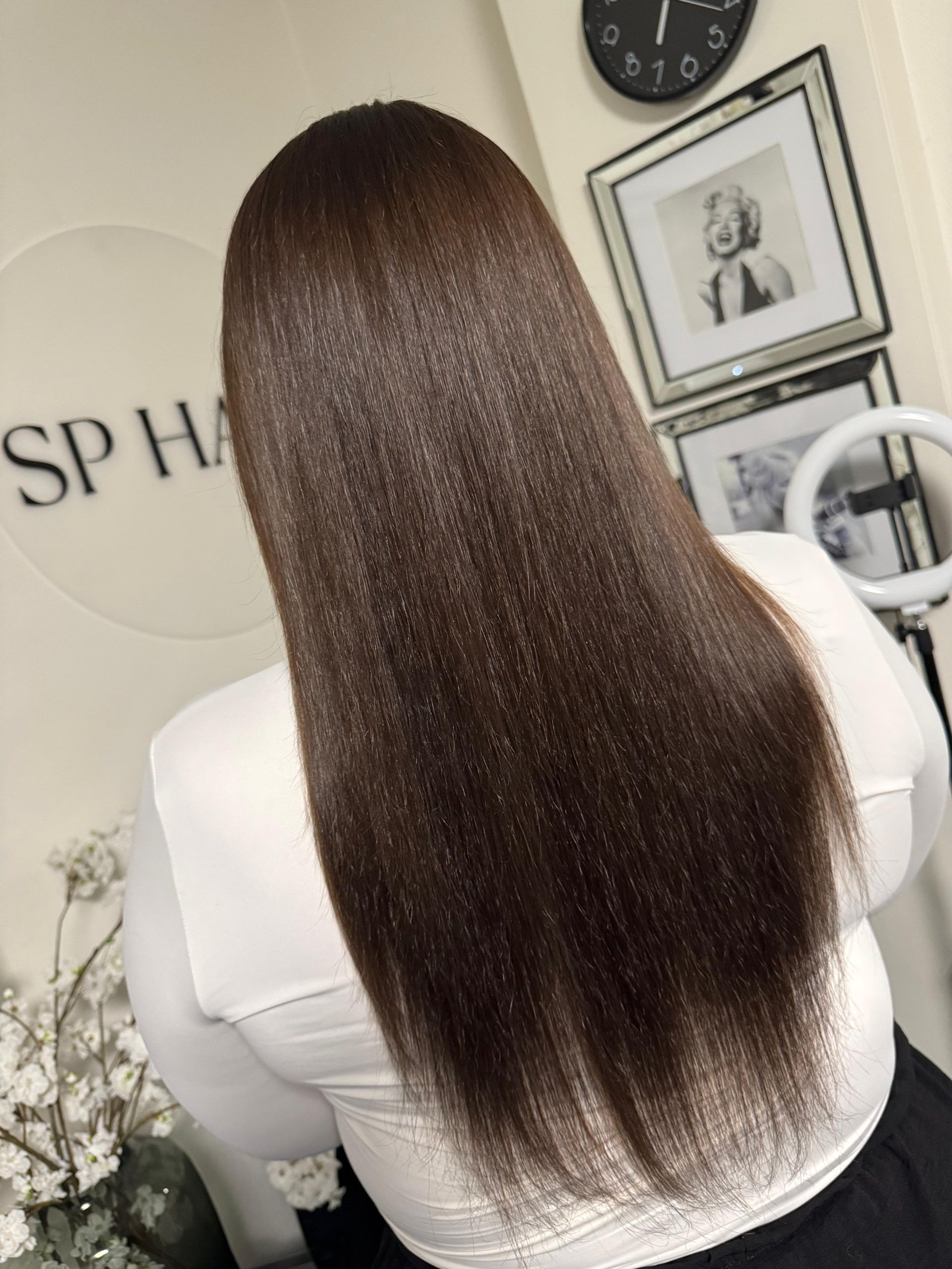 Kleurenring en de klant voor het plaatsen van de nieuwe extensions 