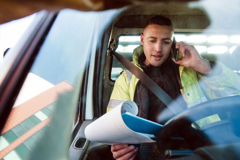 autista dopo aver noleggiato furgone