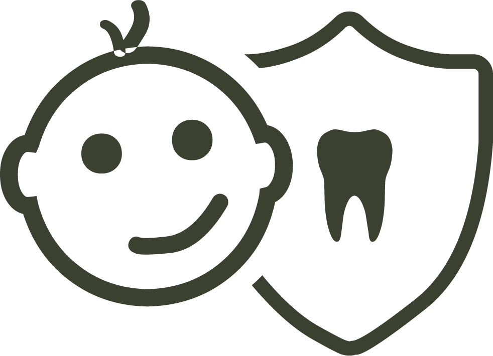 Un bambino con un dente su uno scudo.