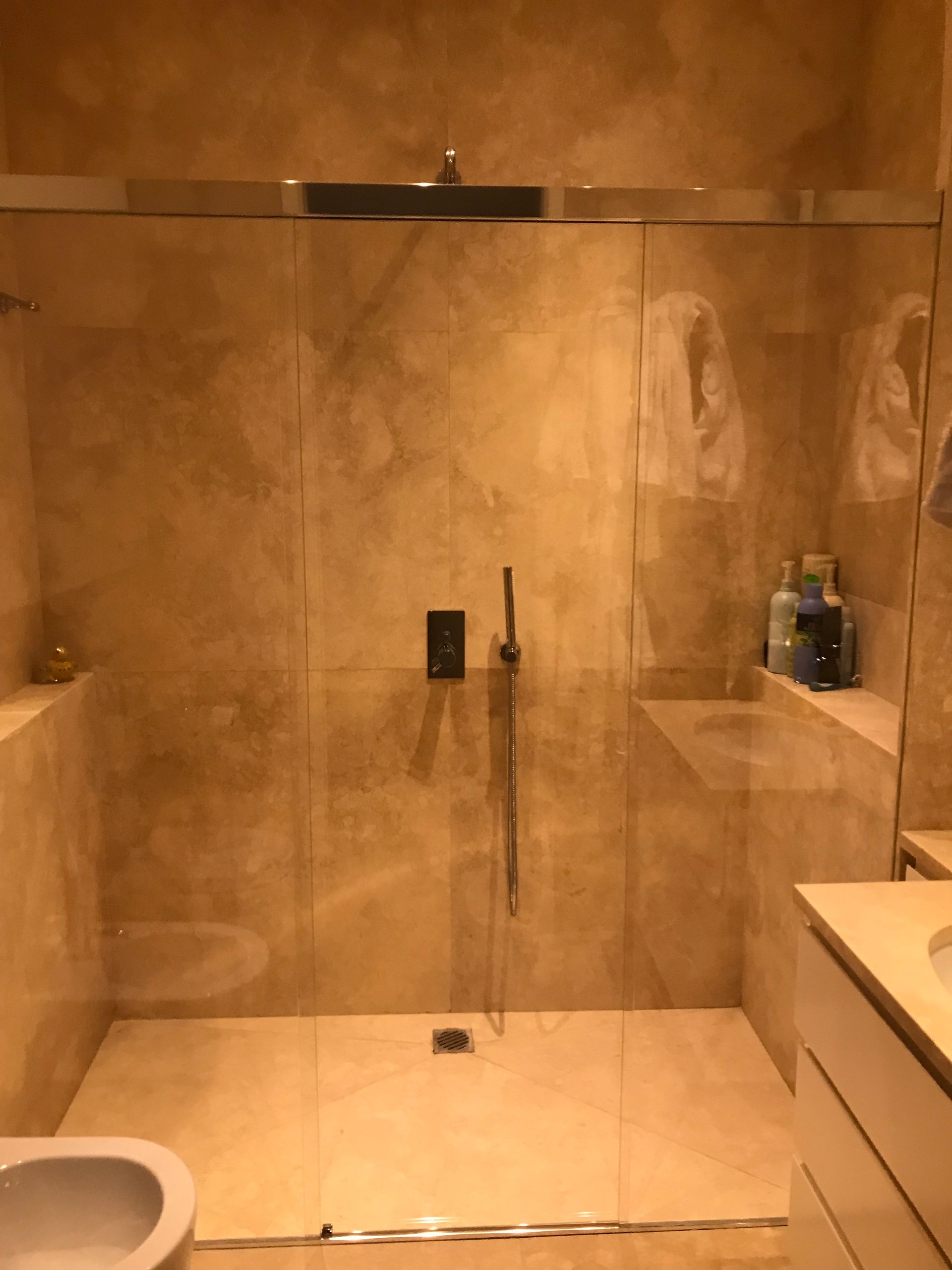 cabina doccia in vetro