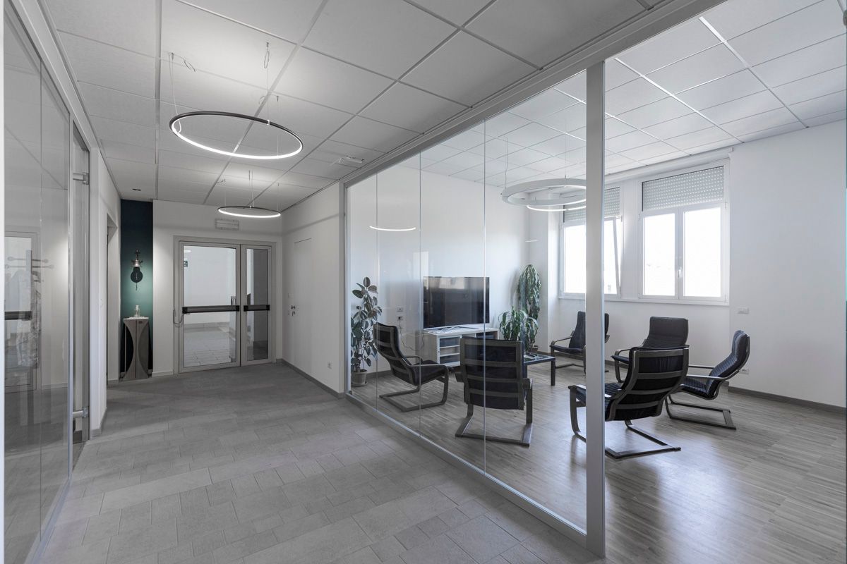 sala riunioni pareti in vetro