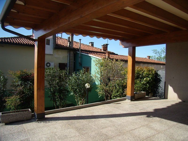 struttura esterna in legno